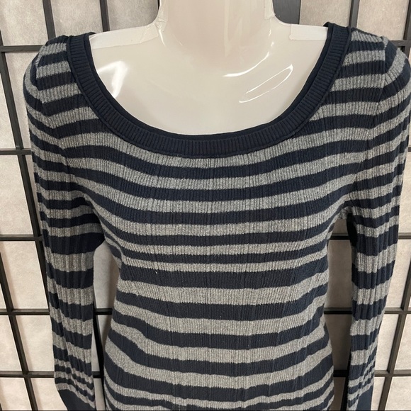 Mudd ladies sweater size XL - Picture 3 of 7